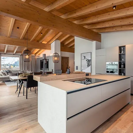 Διαμέρισμα Luxury Penthouse, Lift Within Walking Distance