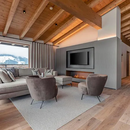 Luxury Penthouse, Lift Within Walking Distance Διαμέρισμα *